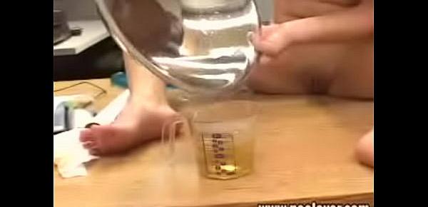  peelover - 1 liter of piss